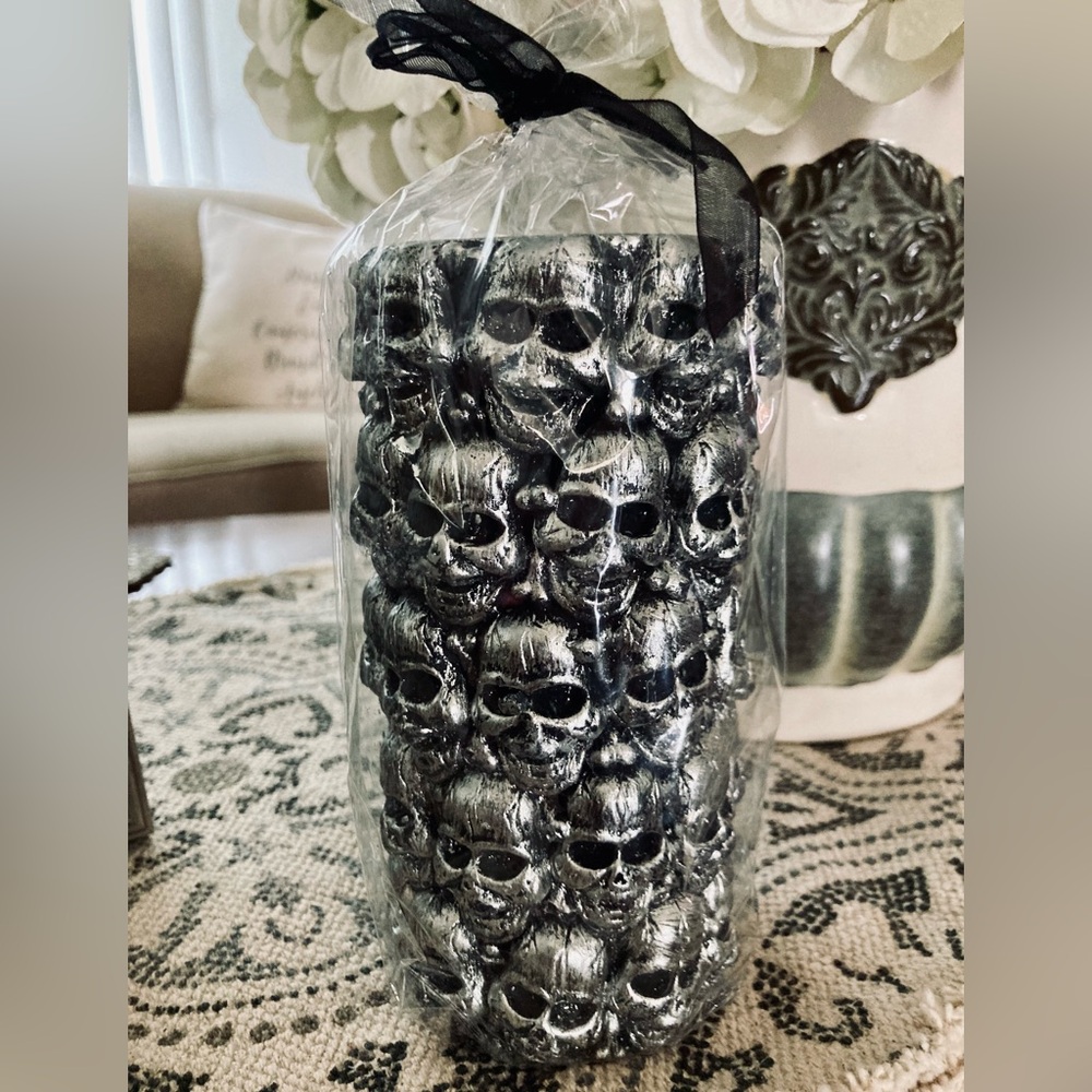 “Bleeding” Scull Candle 6” by 3”